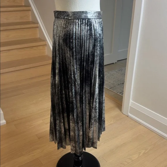 Cupio Metallic Pleated Midi Skirt – Silver & Black – Size M – NWT - Picture 2 of 5